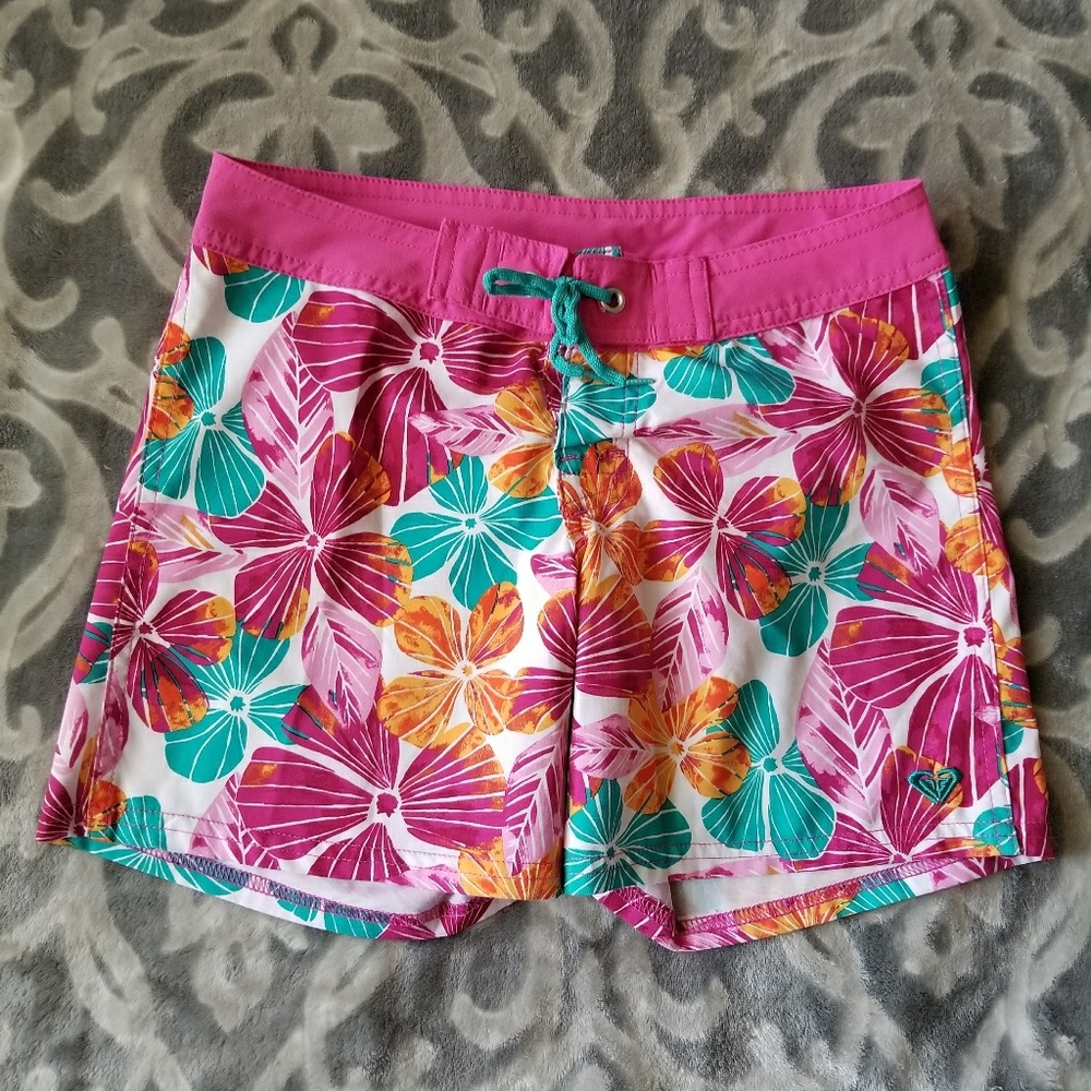 Girls Roxy board shorts size Medium